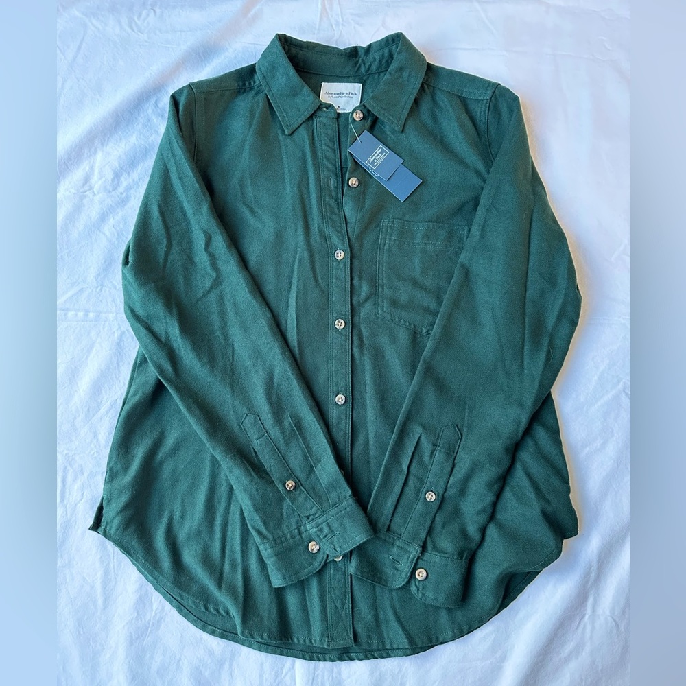 NWT Abercrombie Flannel Button Down Dark Green Size M